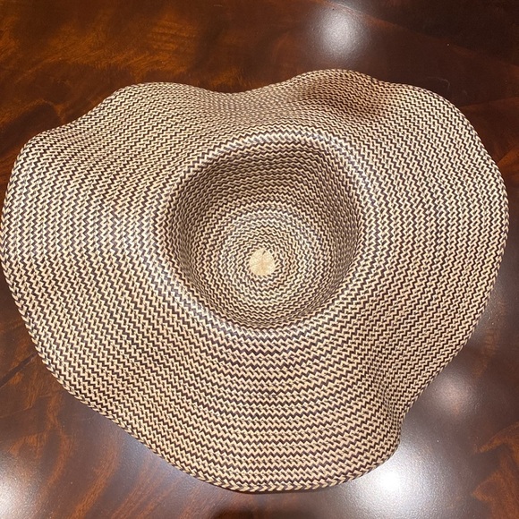 Wide Brimmed Floppy Striped Sun Beach Hat - Picture 4 of 5